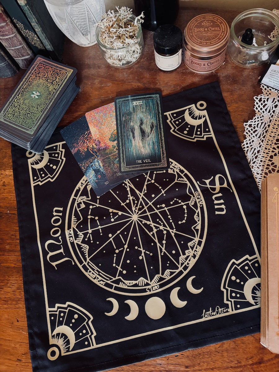 Tapis de tirage tarot "Roue de l'année" (Noire)